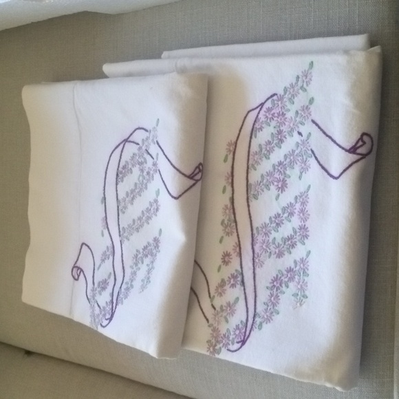 Set of 2 Vintage Penney's Penco White Cotton Pillow Case with Embroidery - Picture 1 of 11